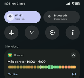 La misma notificación en modo compacto: una sola banda de colores y la hora más barata.